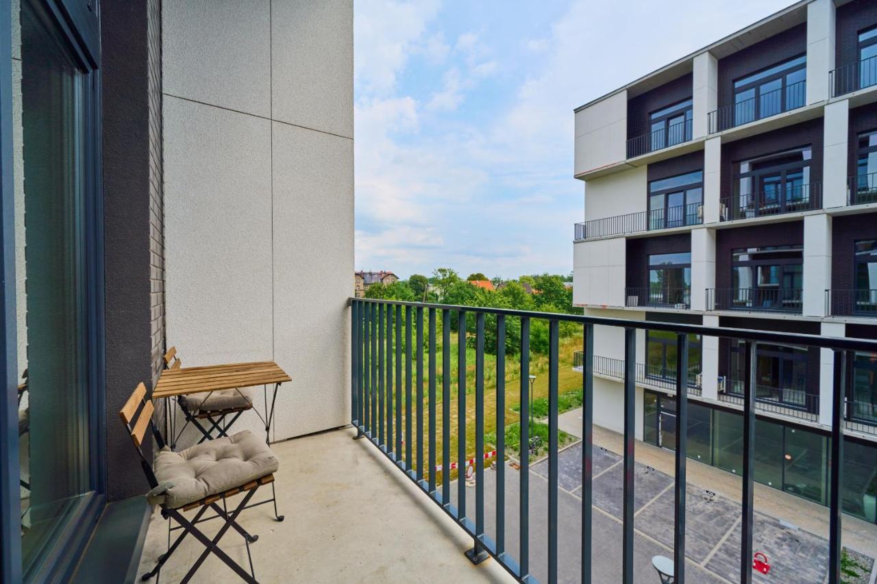Mezzanine Studio Apartments Zarembowicza Wroclaw Airport By Renters Bagian luar foto