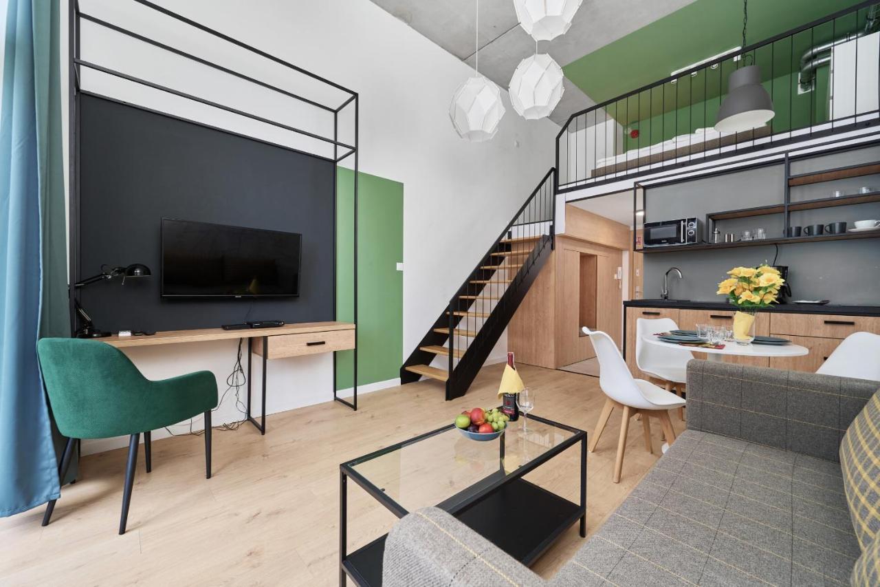 Mezzanine Studio Apartments Zarembowicza Wroclaw Airport By Renters Bagian luar foto