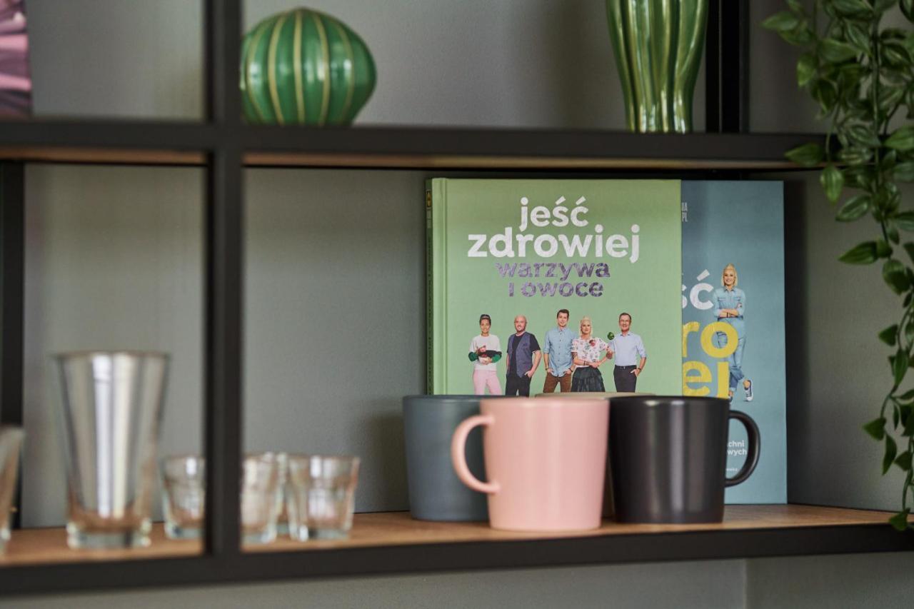 Mezzanine Studio Apartments Zarembowicza Wroclaw Airport By Renters Bagian luar foto
