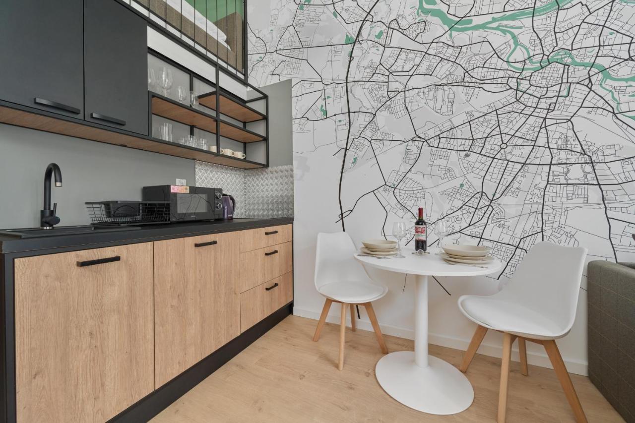 Mezzanine Studio Apartments Zarembowicza Wroclaw Airport By Renters Bagian luar foto