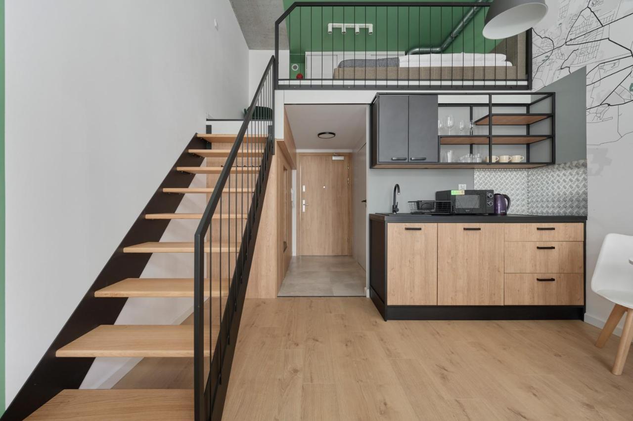 Mezzanine Studio Apartments Zarembowicza Wroclaw Airport By Renters Bagian luar foto
