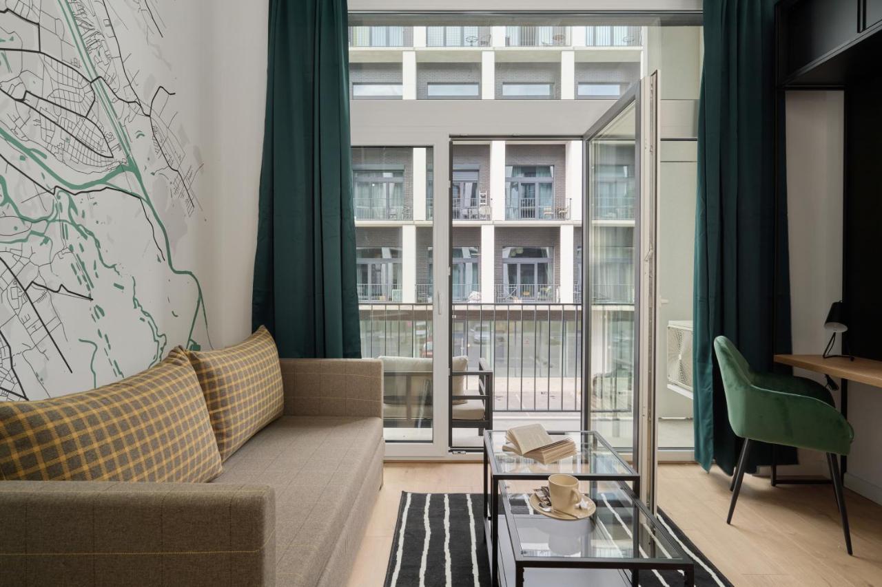 Mezzanine Studio Apartments Zarembowicza Wroclaw Airport By Renters Bagian luar foto